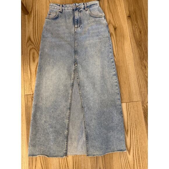 Anthropologie Pilcro Madi Front Slit Denim SKirt Womens Size 2 raw hem 5 pockets - Picture 3 of 6